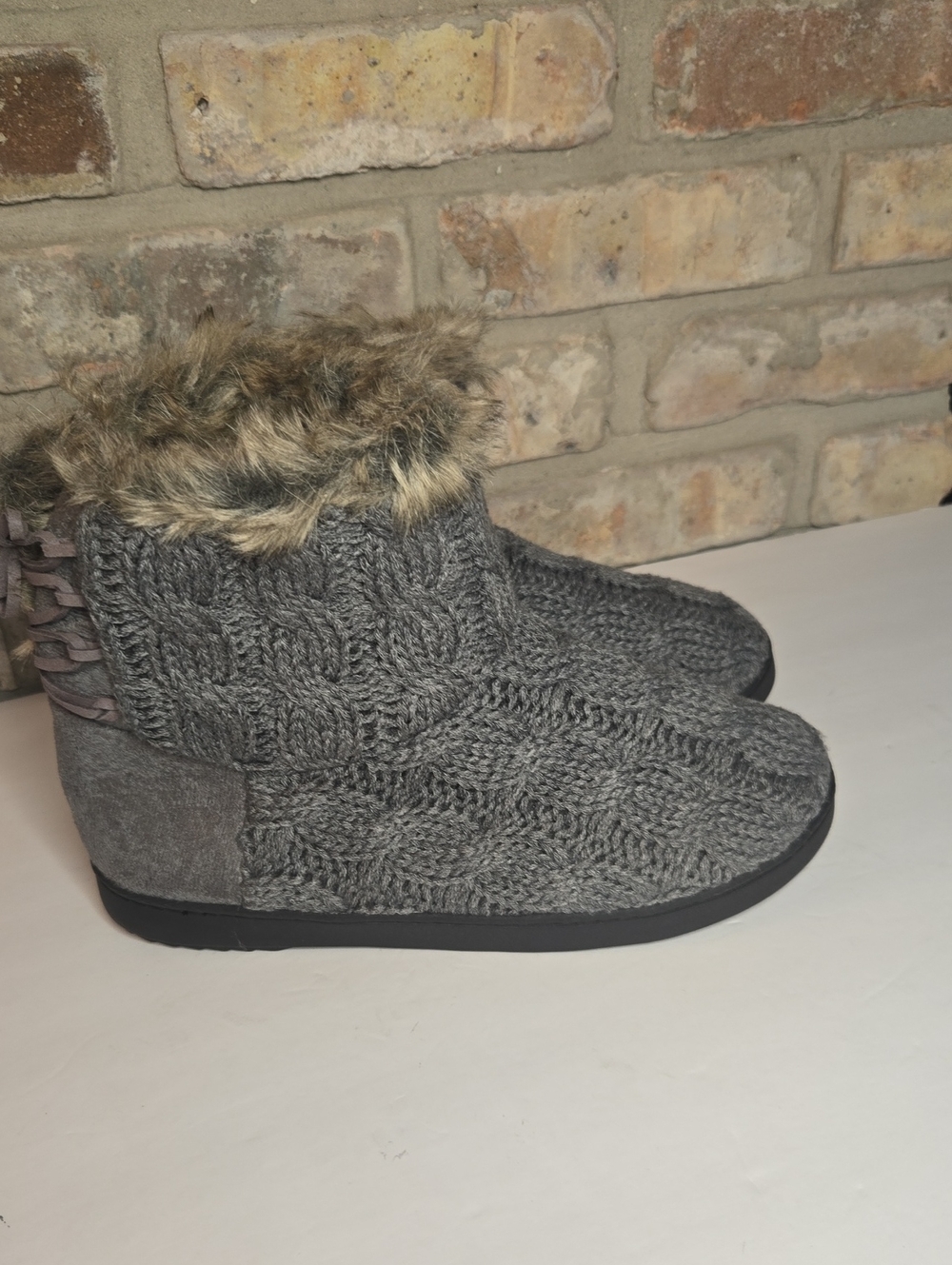 Ultra Ideas Womens' 10 Cozy Gray Knit Faux-Fur Ankle Rubber Sole Bootie Slippers